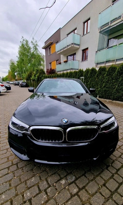 BMW Seria 5 cena 185000 przebieg: 126000, rok produkcji 2019 z Piaseczno małe 301